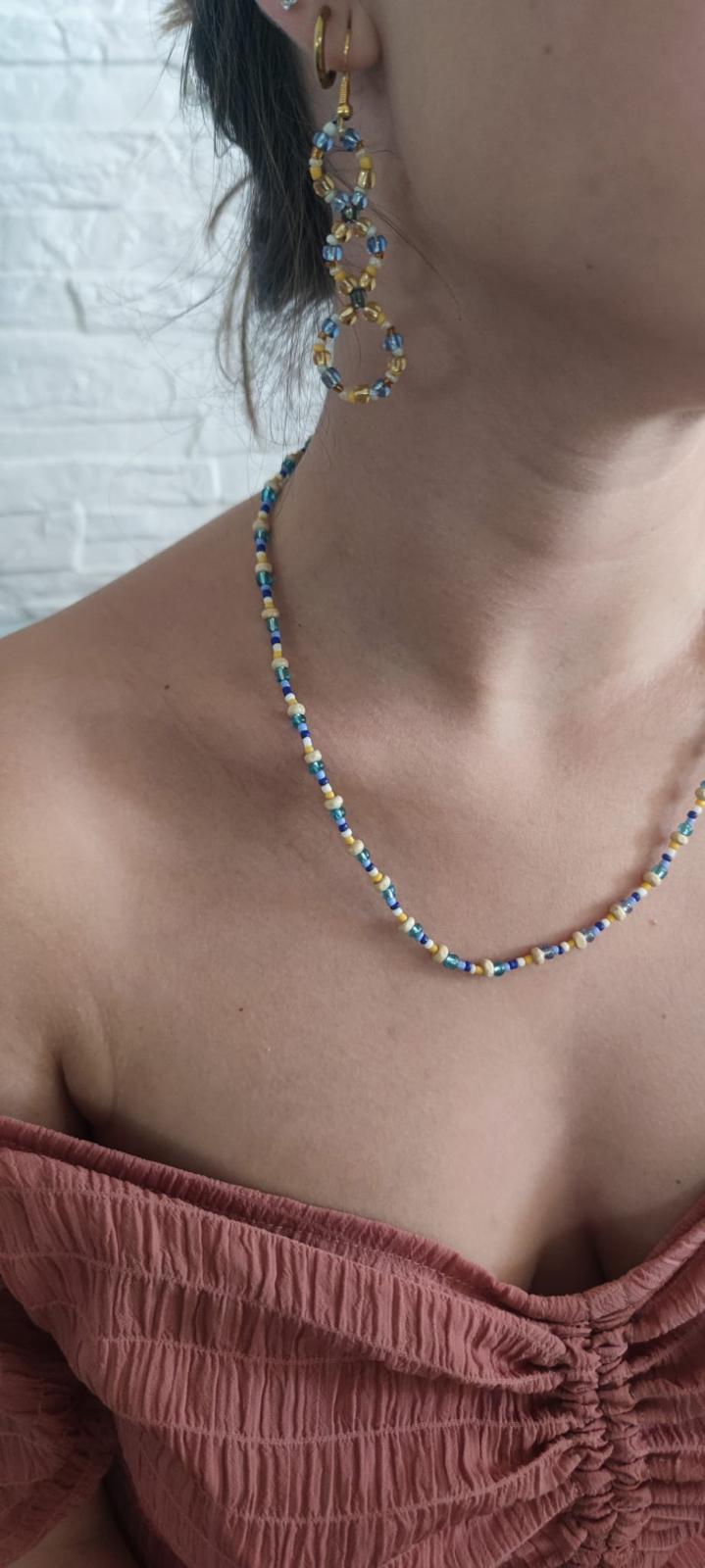 Collar celeste rosa